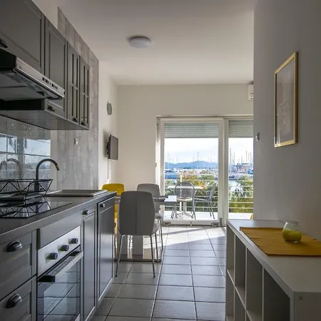 Lantina Ξενοδοχείο με διαμερίσματα 4*