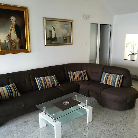 Lantina Ξενοδοχείο με διαμερίσματα 4*