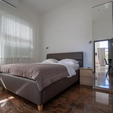 Ξενοδοχείο με διαμερίσματα Lantina