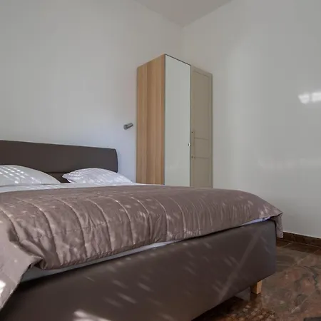 Ξενοδοχείο με διαμερίσματα Lantina