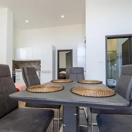 Ξενοδοχείο με διαμερίσματα Lantina