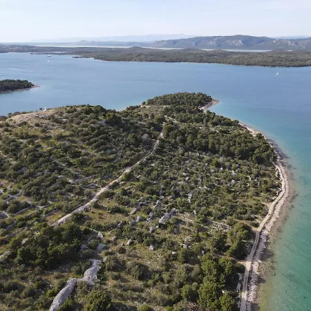 Lantina Aparthotel 4*