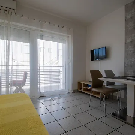 Lantina Aparthotel Betina (Sibenik-Knin)