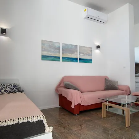 Apartahotel Lantina 4*