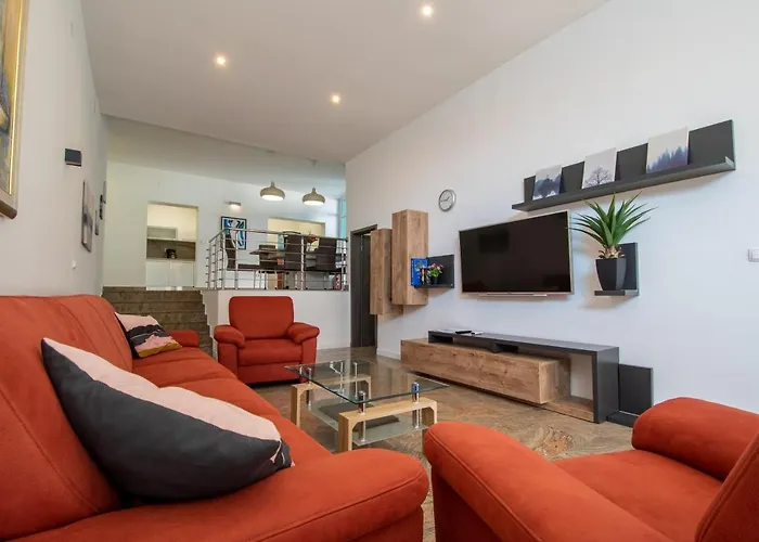 Lantina Apartahotel 4*