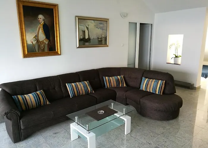 Lantina Apartahotel 4*