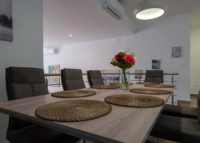 Lantina Apartahotel 4*